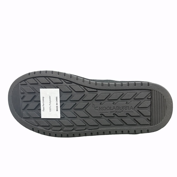 Koolaburra by UGG Girls Black Winter Suede Short Boots 
Size 4 
New In Box - Picture 5 of 7